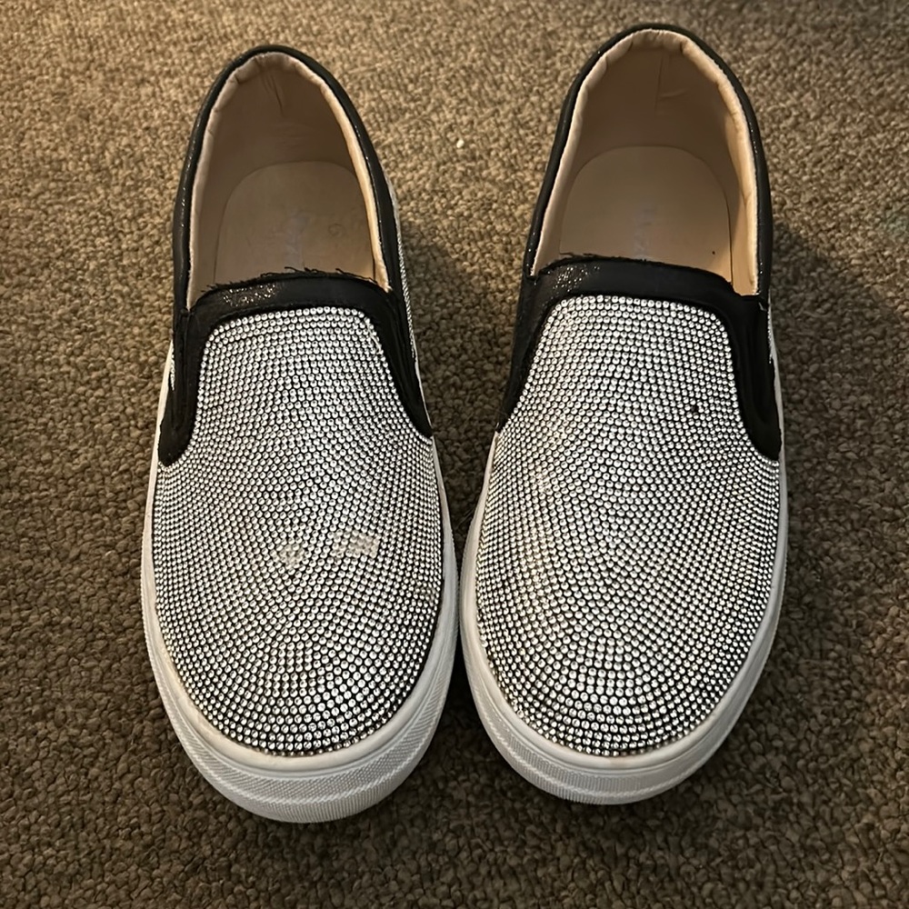 Woman sneakers white with diamonds all over sneaker size 10 brand new